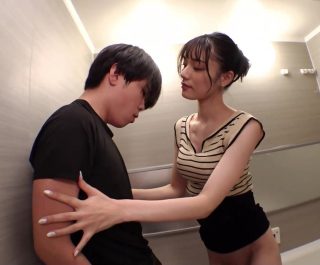 Em trai thủ dâm khi nhìn chị gái say sỉn