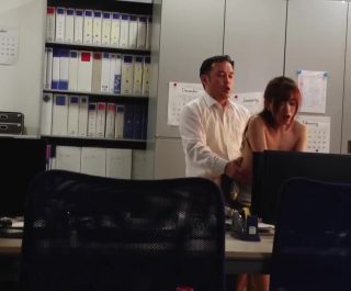 Thèm chịch em lễ tân làm cùng công ty